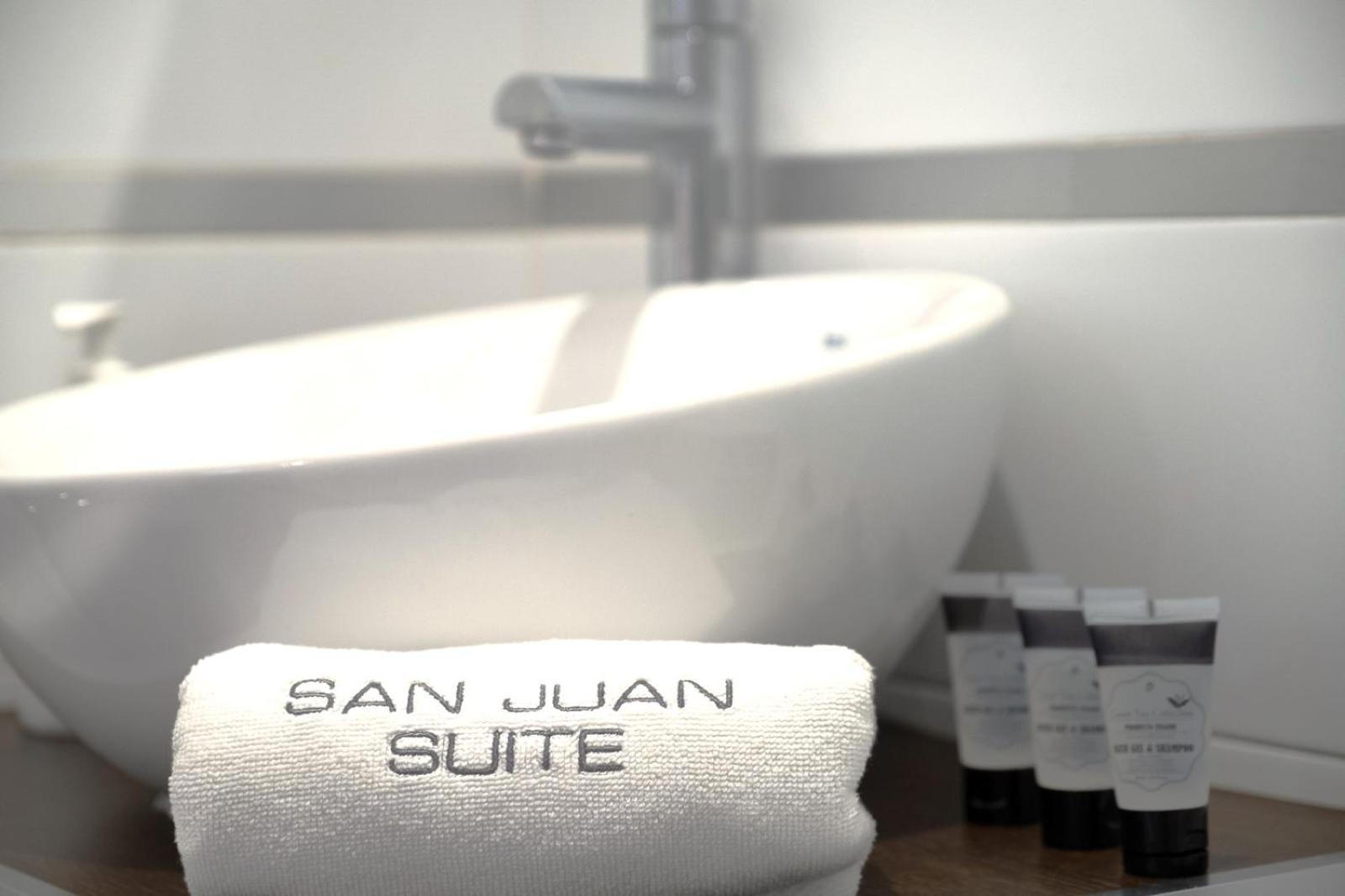New San Juan Historic Center & Parking Apartment